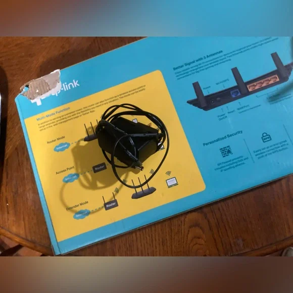 TP-Link Wireless Router - Picture 4 of 5